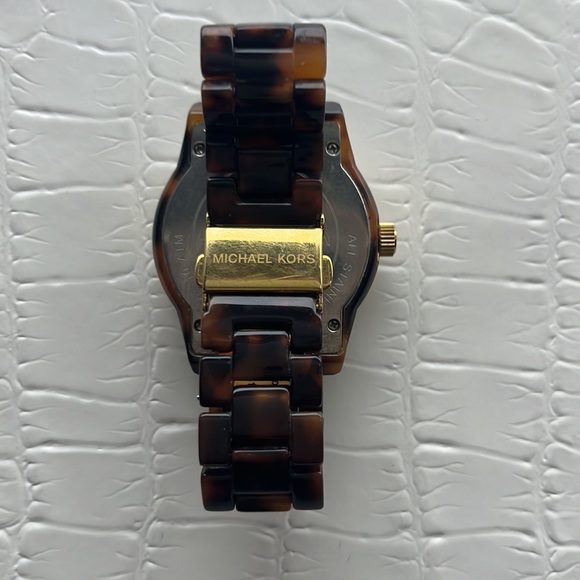 2 Michael Kors Watches - Picture 12 of 14